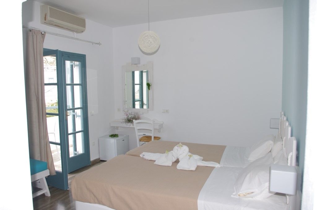 Iris Boutique Hotel Kamari  Room photo